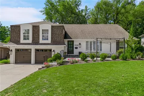 9930 Linden St, Overland Park, KS 66207