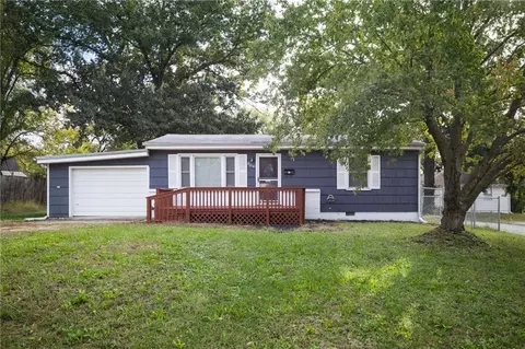 206 S Madison Ave, Knob Noster, MO 65336