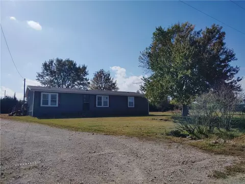 78 Newberry Dr, Linn Valley, KS 66040