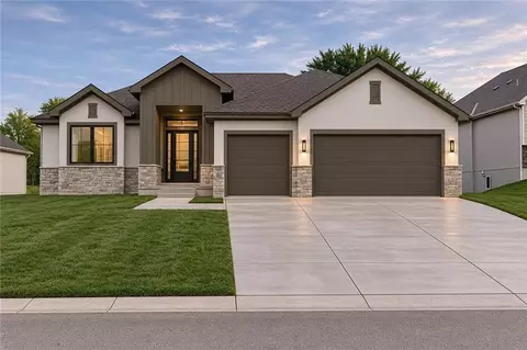 9177 N Montgall Ave, Kansas City, MO 64156