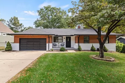8601 Belleview Ave, Kansas City, MO 64114