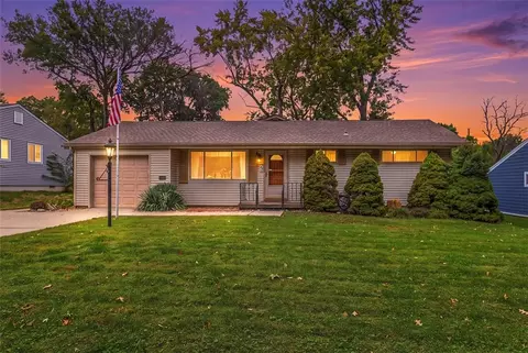 6920 W 72nd Ter, Overland Park, KS 66204