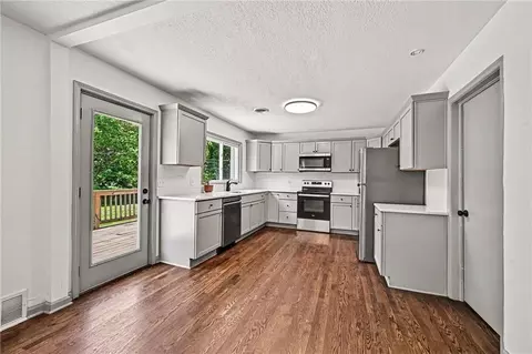 Kitchen - 613 E Red Rd, Independence, MO 64055 photo 2 of 2