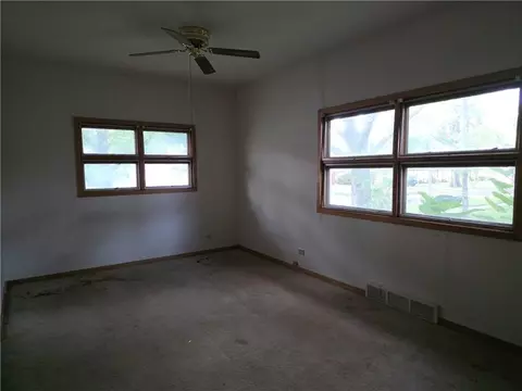 Living - 203 N Walnut, Iola, KS 66749 photo 4 of 5