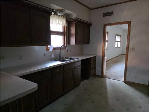 Entry Way - 203 N Walnut, Iola, KS 66749 photo 1 of 1