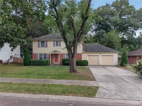 5701 W 97th Ter, Overland Park, KS 66207