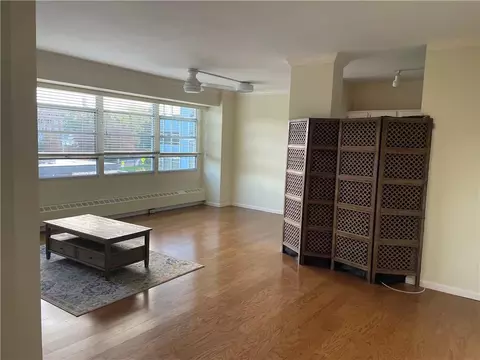 333 W Meyer Blvd #414, Kansas City, MO 64113