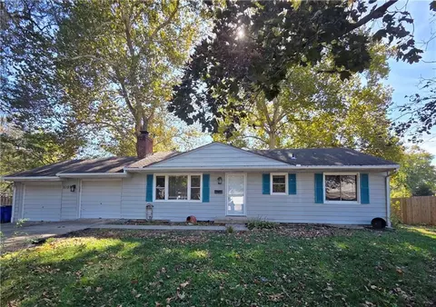 10911 W 56th St, Shawnee, KS 66203