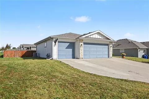 Exterior - 2504 E 26th St, Lawrence, KS 66046 photo 3 of 6