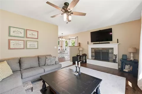 Living - 201 SE Westwind Dr, Lees Summit, MO 64063 photo 4 of 4