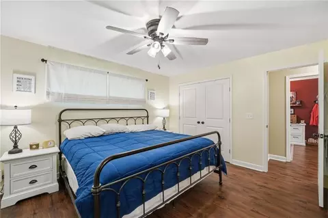 Bedroom - 201 SE Westwind Dr, Lees Summit, MO 64063 photo 4 of 5
