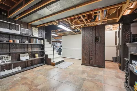 Entry Way - 201 SE Westwind Dr, Lees Summit, MO 64063 photo 5 of 6
