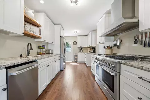 Kitchen - 201 SE Westwind Dr, Lees Summit, MO 64063 photo 2 of 5