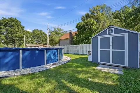Exterior - 201 SE Westwind Dr, Lees Summit, MO 64063 photo 8 of 10