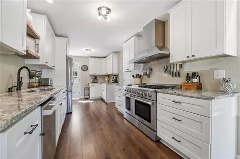 Kitchen - 201 SE Westwind Dr, Lees Summit, MO 64063 photo 1 of 5