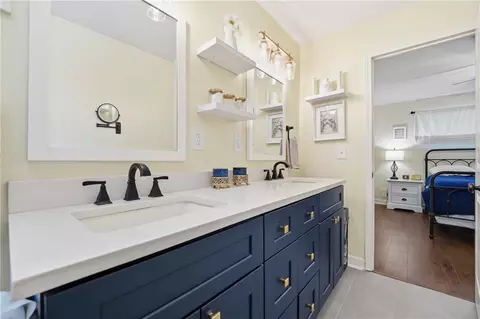 Bath - 201 SE Westwind Dr, Lees Summit, MO 64063 photo 3 of 5