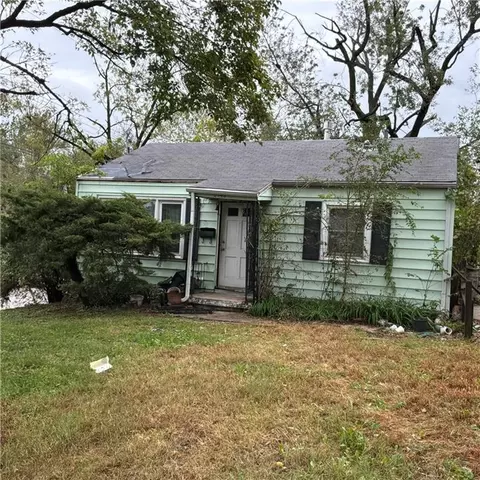 2743 31 St, Kansas City, KS 66104