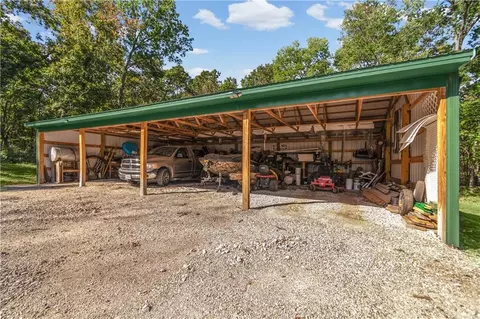 Exterior - 977 SE 87p Rd, Deepwater, MO 64740 photo 2 of 10