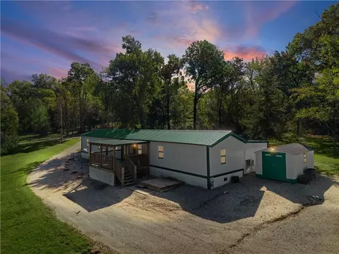 Exterior - 977 SE 87p Rd, Deepwater, MO 64740 photo 1 of 10