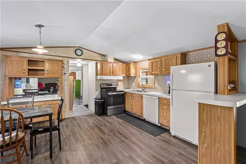 Kitchen - 977 SE 87p Rd, Deepwater, MO 64740 photo 1 of 2