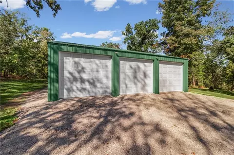 Exterior - 977 SE 87p Rd, Deepwater, MO 64740 photo 5 of 10