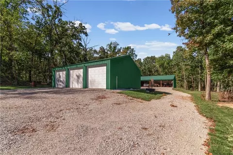 Exterior - 977 SE 87p Rd, Deepwater, MO 64740 photo 6 of 10