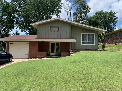 2102 N 35th Ter, Saint Joseph, MO 64506