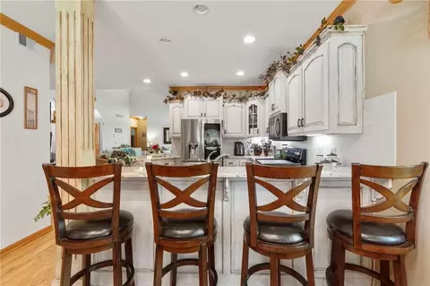 Kitchen - 15733 Pine Cir, Basehor, KS 66007 photo 1 of 3