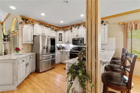Kitchen - 15733 Pine Cir, Basehor, KS 66007 photo 3 of 3