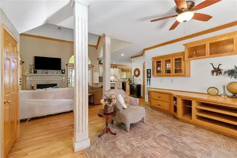 Entry Way - 15733 Pine Cir, Basehor, KS 66007 photo 2 of 2