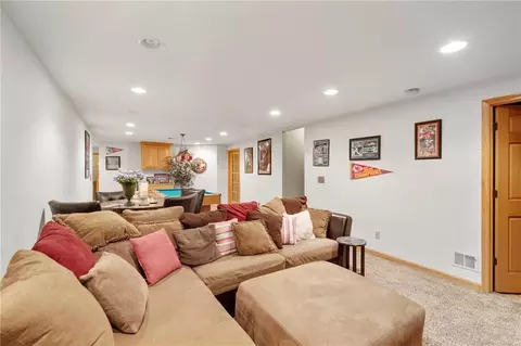 Living - 15733 Pine Cir, Basehor, KS 66007 photo 3 of 3