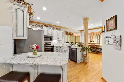 Kitchen - 15733 Pine Cir, Basehor, KS 66007 photo 2 of 3