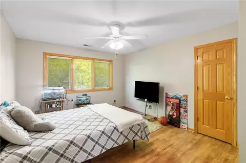 Bedroom - 15733 Pine Cir, Basehor, KS 66007 photo 4 of 7