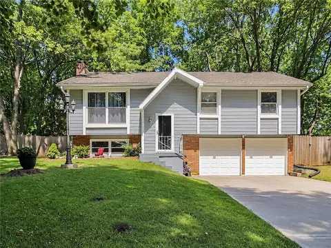 1401 SE Piccadilly St, Blue Springs, MO 64014