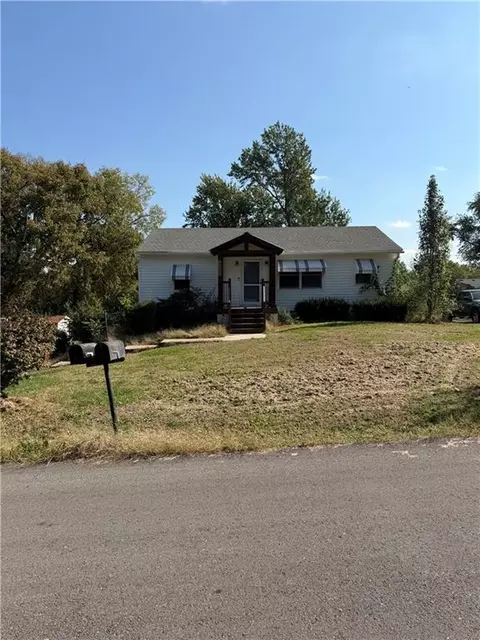 6125 N Denver Ave, Kansas City, MO 64119