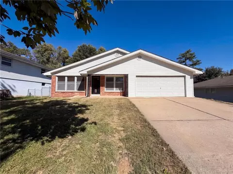 602 W 101st St, Kansas City, MO 64114