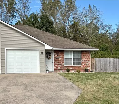 998 Christie Ln, Grain Valley, MO 64029