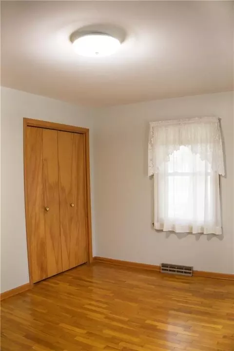 Bedroom - 901 N Maple St, Stanberry, MO 64489 photo 2 of 5
