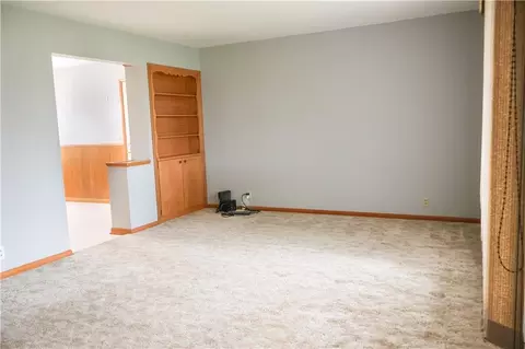 Living - 901 N Maple St, Stanberry, MO 64489 photo 1 of 3