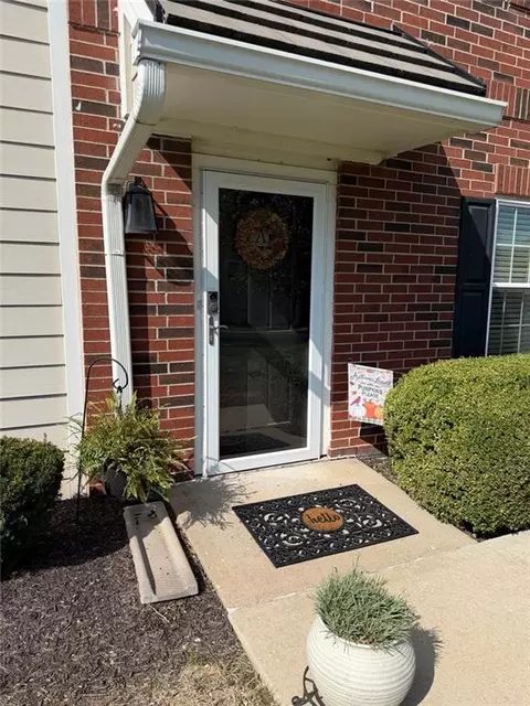 11604 Tomahawk Creek Pkwy #A, Leawood, KS 66211