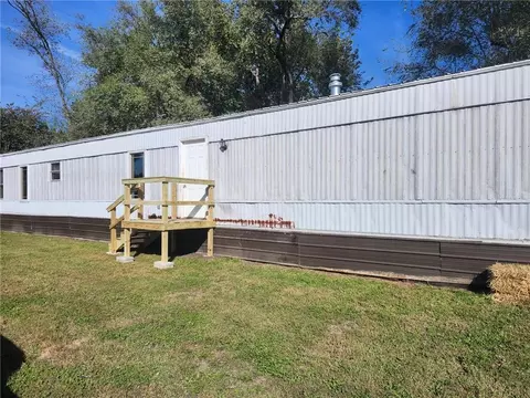 1703 Depot St, Cainsville, MO 64632