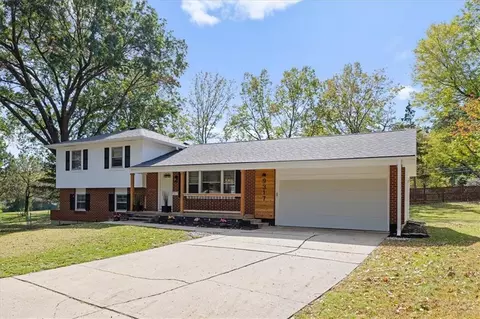 9317 Hardy Dr, Overland Park, KS 66212