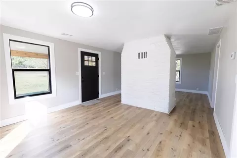 Living - 940 NE 981 Rd, Windsor, MO 65360 photo 1 of 9