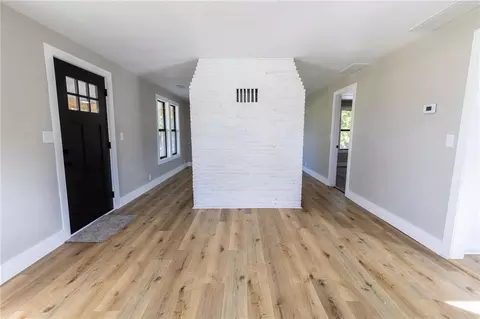 Living - 940 NE 981 Rd, Windsor, MO 65360 photo 3 of 9