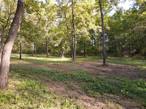 Exterior - 940 NE 981 Rd, Windsor, MO 65360 photo 2 of 31