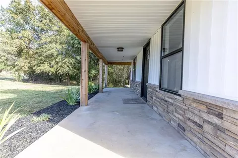 Exterior - 940 NE 981 Rd, Windsor, MO 65360 photo 7 of 31