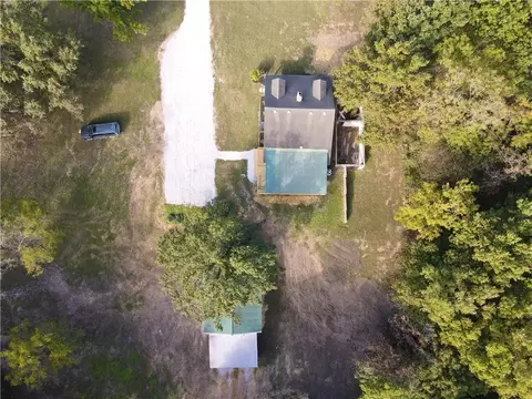 View/Area - 940 NE 981 Rd, Windsor, MO 65360 photo 2 of 5