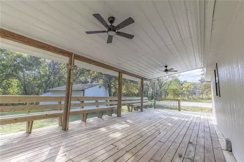 Exterior - 940 NE 981 Rd, Windsor, MO 65360 photo 10 of 31