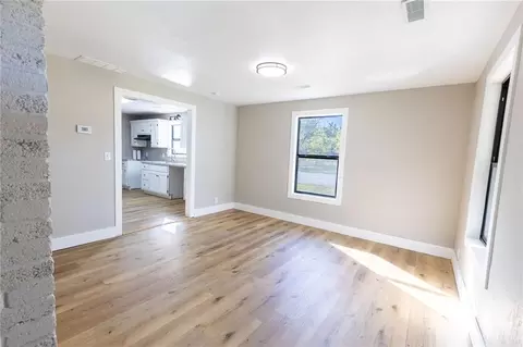 Living - 940 NE 981 Rd, Windsor, MO 65360 photo 4 of 9
