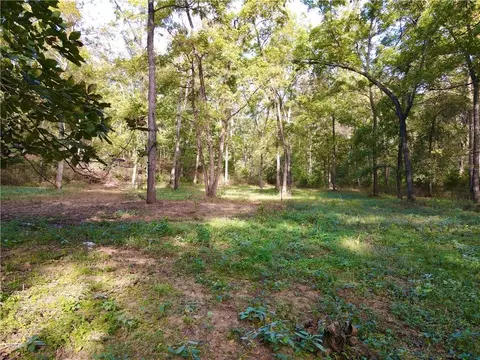 Exterior - 940 NE 981 Rd, Windsor, MO 65360 photo 21 of 31